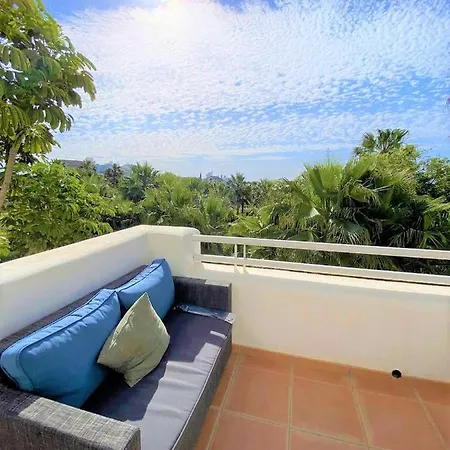 Amazing Apartment In Estepona Lagoon Exterior foto